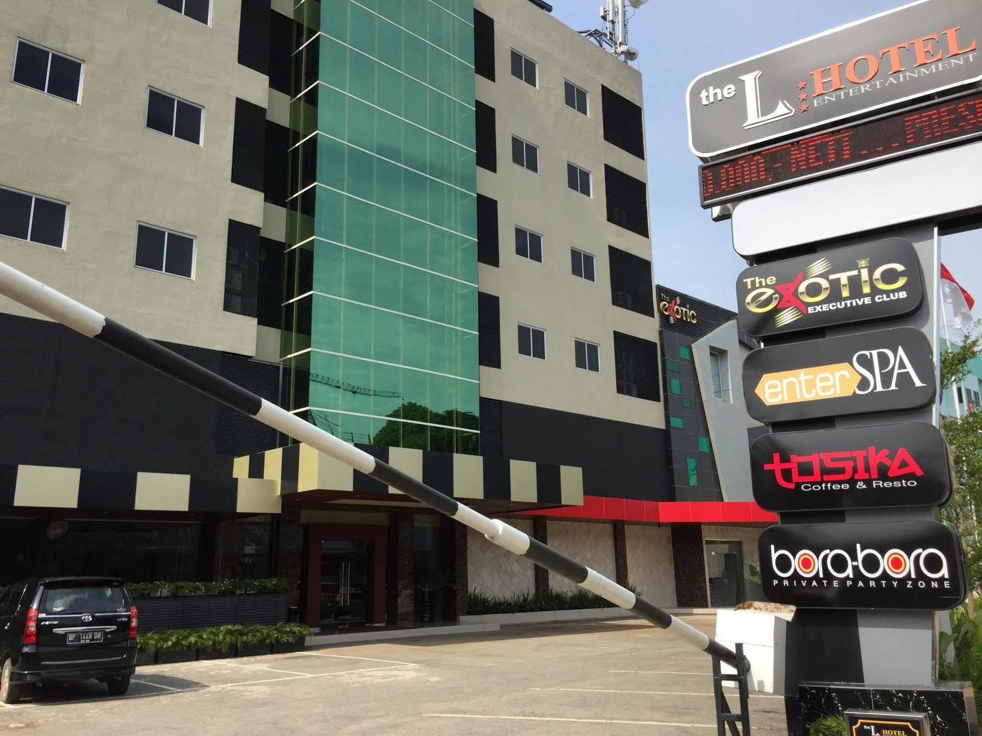 The L Hotel Entertainment Batam Eksteriør billede